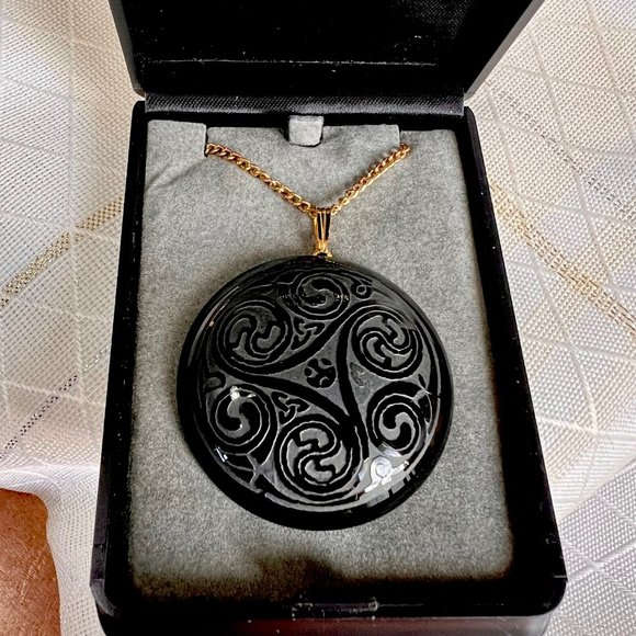 Galway Celtic Ireland Black Marble Pendant Hand Carved Vintage Necklaces, Unisex
